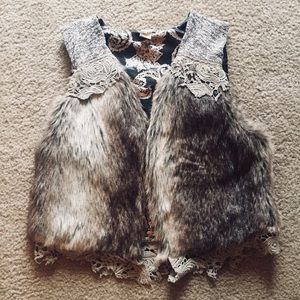 BKE Brown Faux Fur Vest Size Medium
